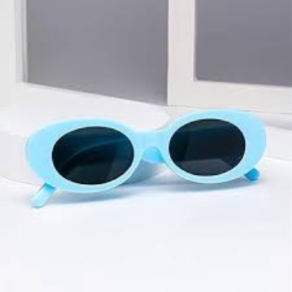 Retro Inspired Grey Blue Oval Sunglasses - Picture 5 of 5